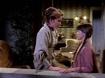 Charmed-Online-dot-NL-LittleHouseonthePrairie9x15-1536.jpg