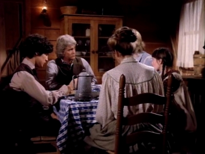 Charmed-Online-dot-NL-LittleHouseonthePrairie9x16-1356.jpg