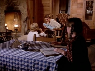 Charmed-Online-dot-NL-LittleHouseonthePrairie9x18-0308.jpg