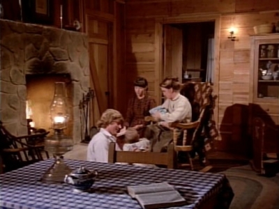 Charmed-Online-dot-NL-LittleHouseonthePrairie9x18-0325.jpg