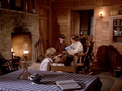 Charmed-Online-dot-NL-LittleHouseonthePrairie9x18-0326.jpg