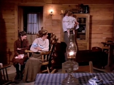 Charmed-Online-dot-NL-LittleHouseonthePrairie9x18-0423.jpg