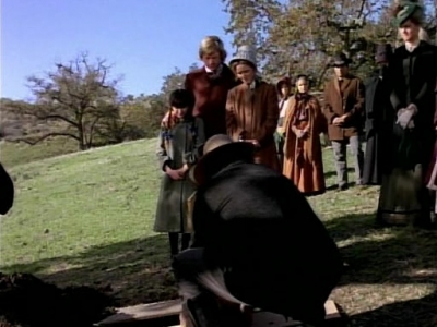 Charmed-Online-dot-NL-LittleHouseonthePrairie9x18-0614.jpg