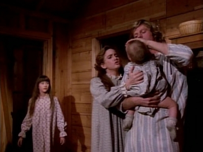 Charmed-Online-dot-NL-LittleHouseonthePrairie9x18-1286.jpg