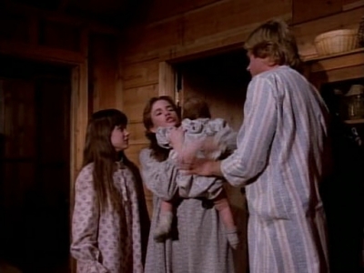 Charmed-Online-dot-NL-LittleHouseonthePrairie9x18-1291.jpg