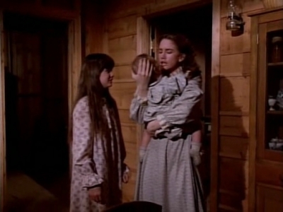 Charmed-Online-dot-NL-LittleHouseonthePrairie9x18-1296.jpg