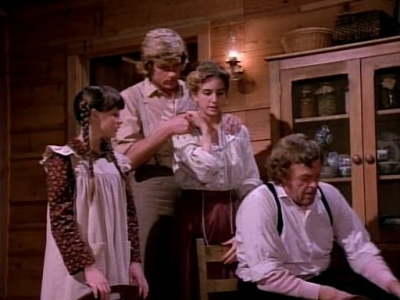 Charmed-Online-dot-NL-LittleHouseonthePrairie9x18-1845.jpg