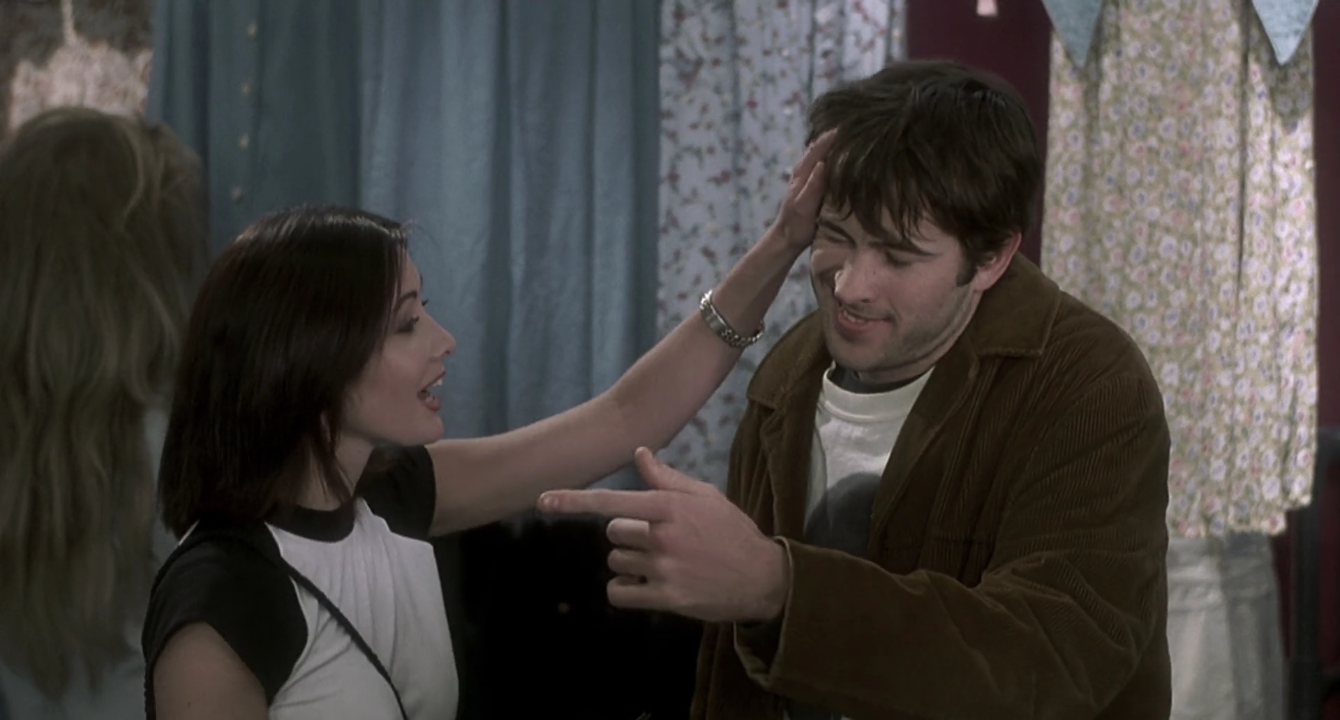 Charmed-Online-dot-net_Mallrats2277.jpg