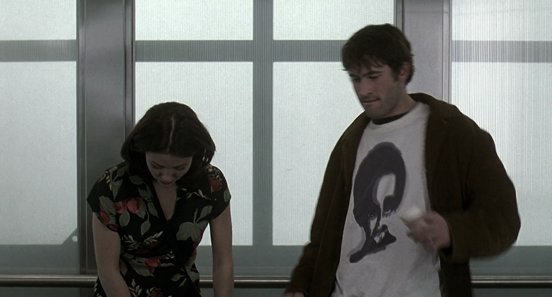 Charmed-Online-dot-net_Mallrats3113.jpg