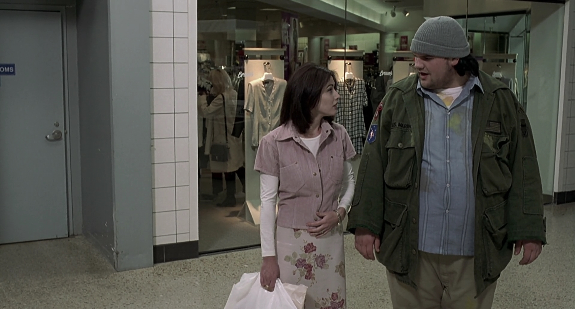 Charmed-Online-dot-net_Mallrats4465.jpg