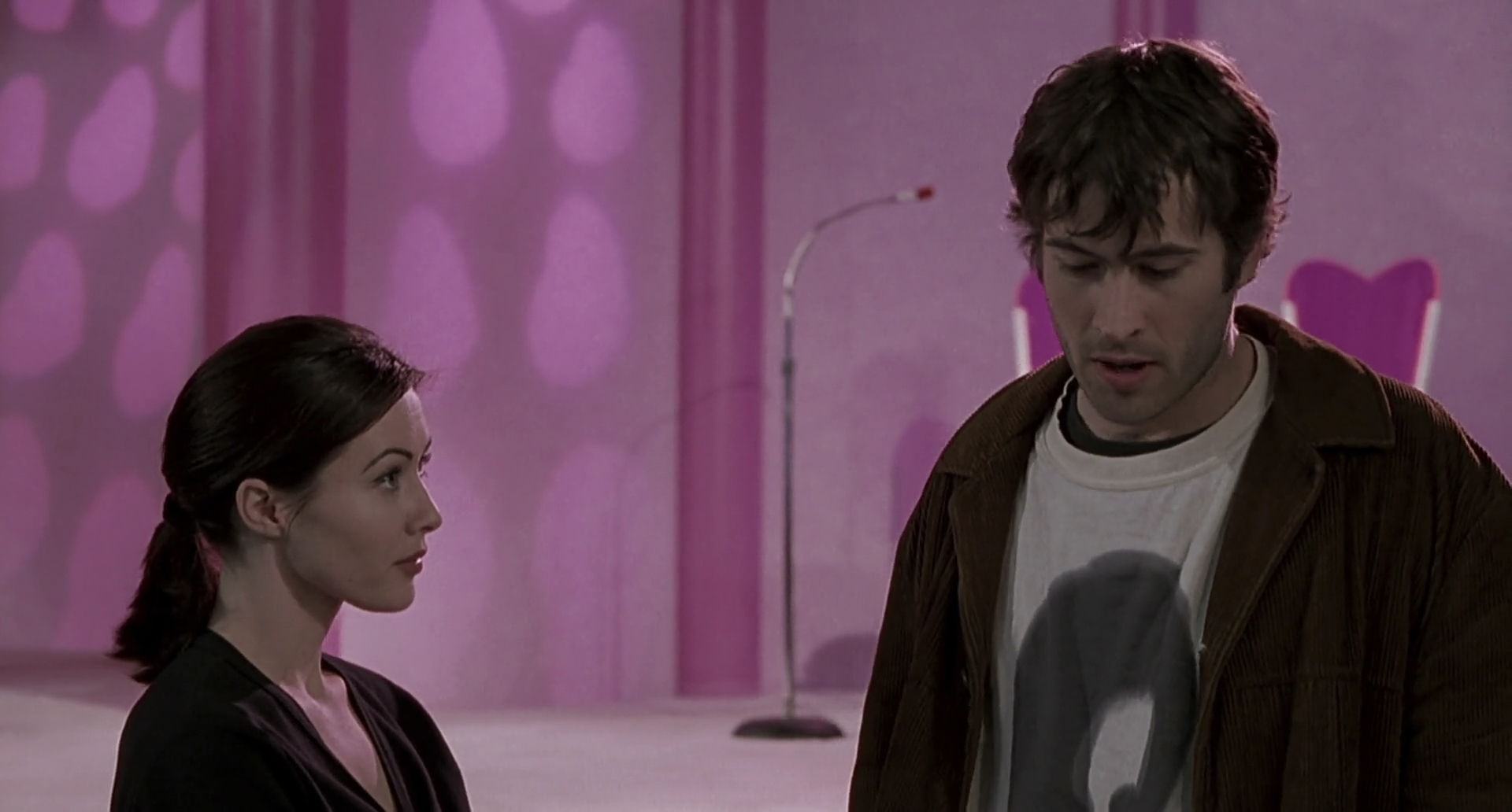 Charmed-Online-dot-net_Mallrats6649.jpg