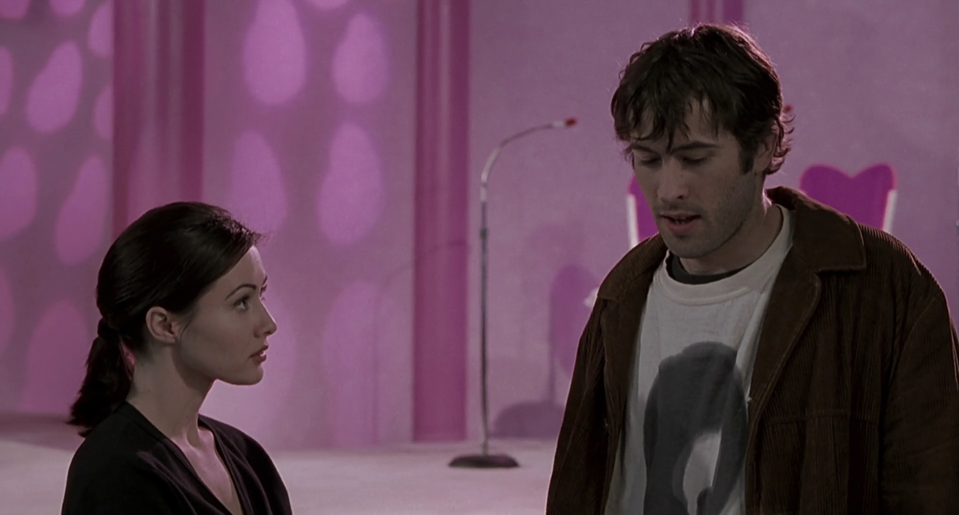 Charmed-Online-dot-net_Mallrats6651.jpg