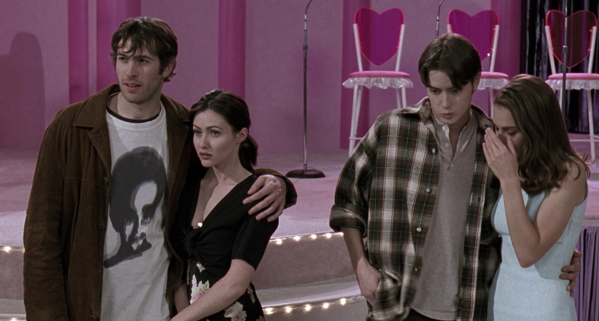 Charmed-Online-dot-net_Mallrats6707.jpg