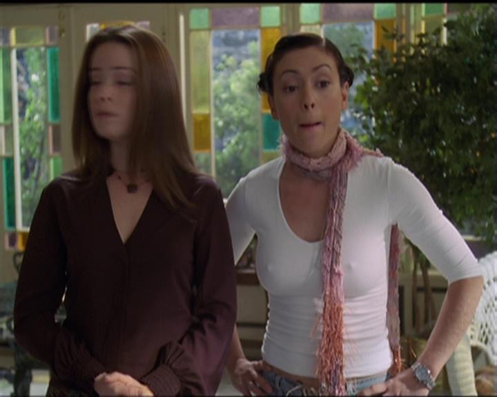 Charmed-Online-dot-509SamIAm1053.jpg