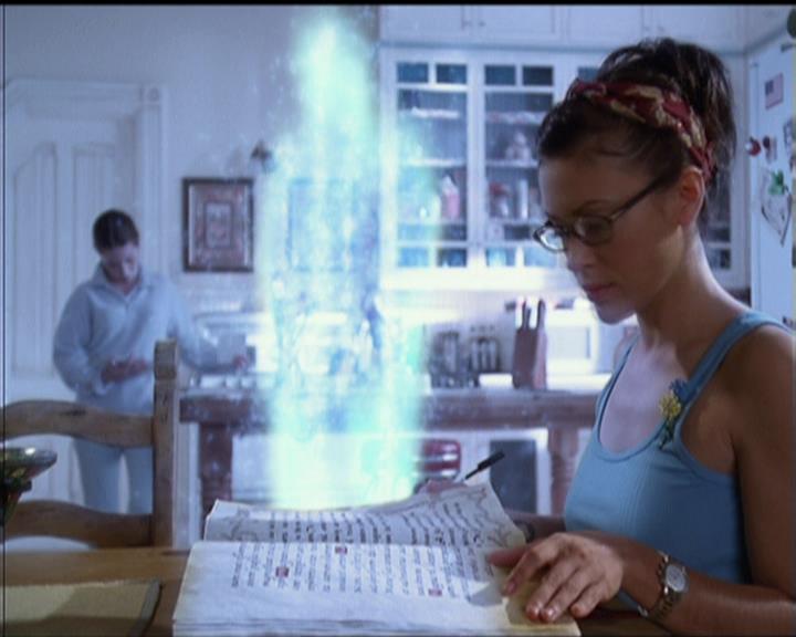 Charmed-Online-dot-509SamIAm2420.jpg