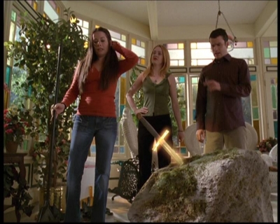 Charmed-Online-dot-net_608SwordAndTheCity0401.jpg