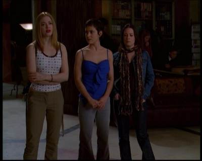 Charmed-Online-dot-614TheLegendOftheSleepyHalliwell0603.jpg