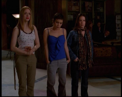 Charmed-Online-dot-614TheLegendOftheSleepyHalliwell0615.jpg