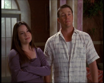 Charmed-Online-dot-net_622ItsABadBadBadBadWorldPart1-0110.jpg