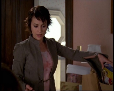 Charmed-Online-dot-net_622ItsABadBadBadBadWorldPart1-0318.jpg