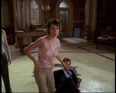 Charmed-Online-dot-net_622ItsABadBadBadBadWorldPart1-0922.jpg