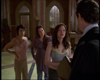 Charmed-Online-dot-net_622ItsABadBadBadBadWorldPart1-0978.jpg