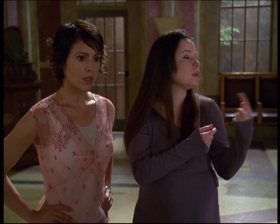 Charmed-Online-dot-net_622ItsABadBadBadBadWorldPart1-0994.jpg