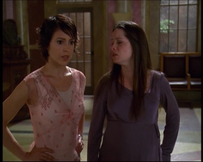 Charmed-Online-dot-net_622ItsABadBadBadBadWorldPart1-0995.jpg