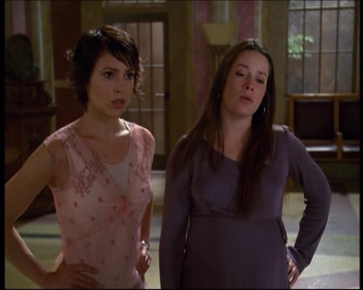 Charmed-Online-dot-net_622ItsABadBadBadBadWorldPart1-0996.jpg