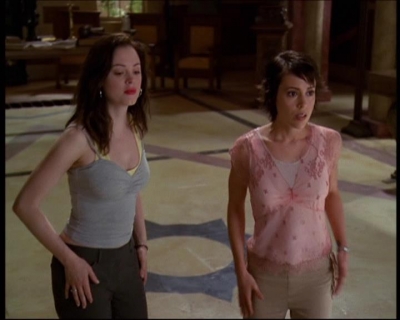 Charmed-Online-dot-net_622ItsABadBadBadBadWorldPart1-1306.jpg