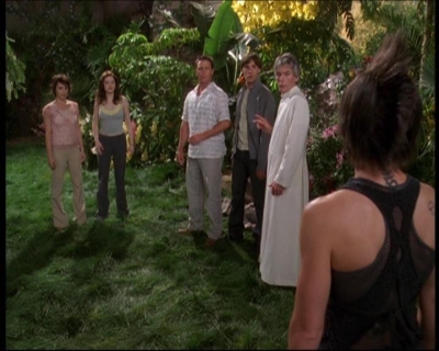 Charmed-Online-dot-net_622ItsABadBadBadBadWorldPart1-1895.jpg