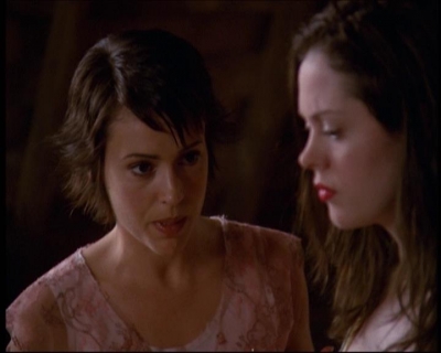 Charmed-Online-dot-net_622ItsABadBadBadBadWorldPart1-2313.jpg