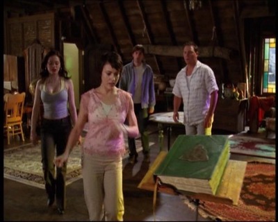 Charmed-Online-dot-net_623ItsABadBadBadBadWorldPart2-0937.jpg