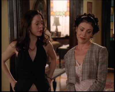 Charmed-Online_dot_net-7x03CheaperByTheCoven0026.jpg