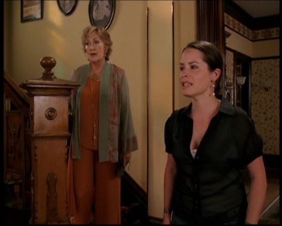 Charmed-Online_dot_net-7x03CheaperByTheCoven0820.jpg