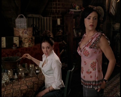 Charmed-Online-dot-net_706OnceUponABlueMoon0909.jpg