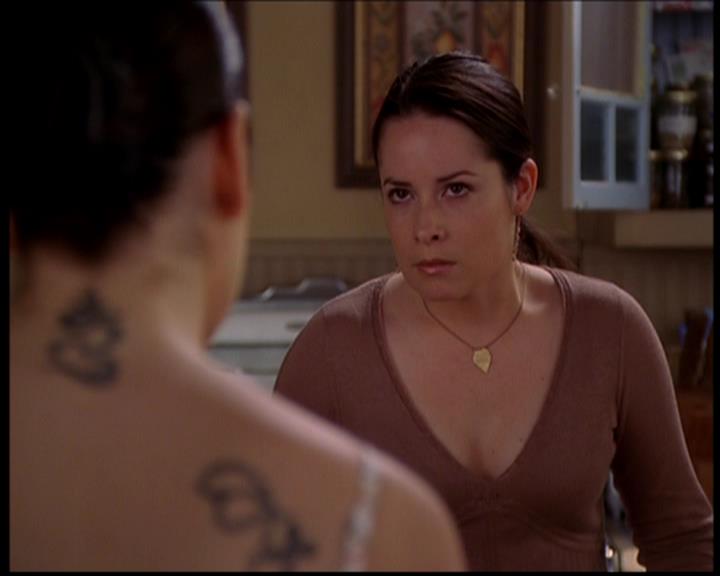 Charmed-Online-dot-719FreakyPhoebe0600.jpg