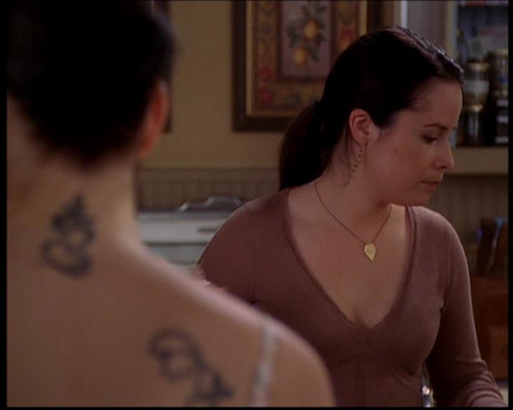 Charmed-Online-dot-719FreakyPhoebe0601.jpg