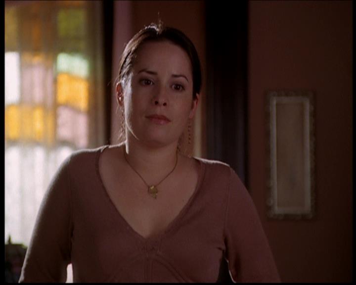 Charmed-Online-dot-719FreakyPhoebe0947.jpg