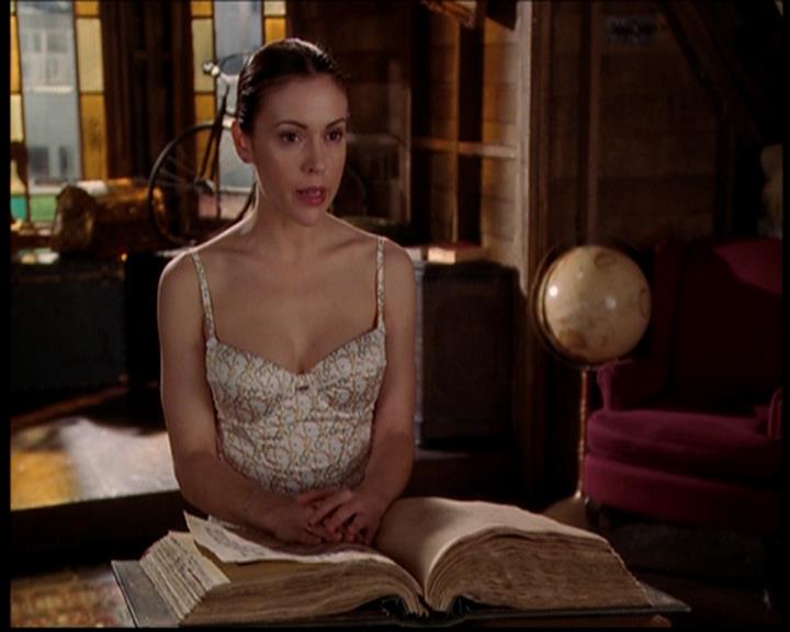 Charmed-Online-dot-719FreakyPhoebe1050.jpg