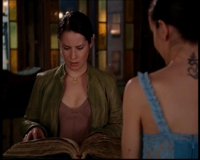 Charmed-Online-dot-719FreakyPhoebe1719.jpg