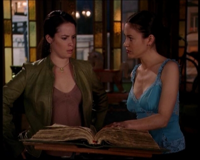 Charmed-Online-dot-719FreakyPhoebe1736.jpg