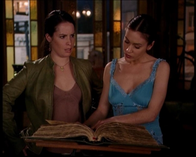 Charmed-Online-dot-719FreakyPhoebe1740.jpg