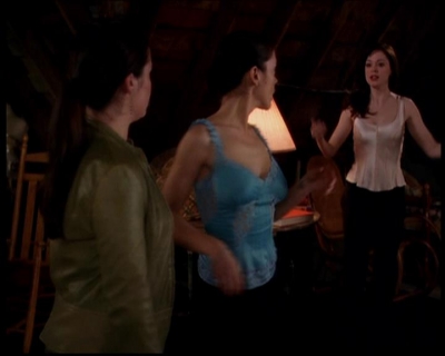 Charmed-Online-dot-719FreakyPhoebe1799.jpg