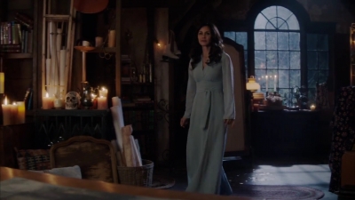 Charmed-Online-dot-nl_Charmed-1x02LetThisMotherOut01275.jpg