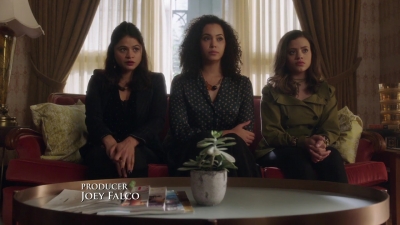 Charmed-Online-dot-nl_Charmed-1x04ExorciseYourDemons00216.jpg