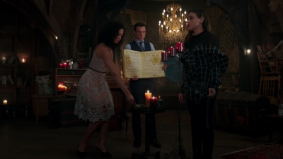 Charmed-Online-dot-nl_Charmed-1x05OtherWoman01931.jpg