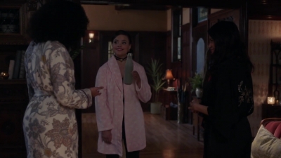 Charmed-Online-dot-nl_Charmed-1x06KappaSpirit02213.jpg