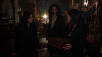 Charmed-Online-dot-nl_Charmed-1x07OutofScythe01462.jpg