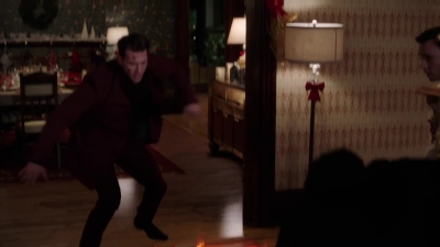 Charmed-Online-dot-nl_Charmed-1x09JingleHell02197.jpg